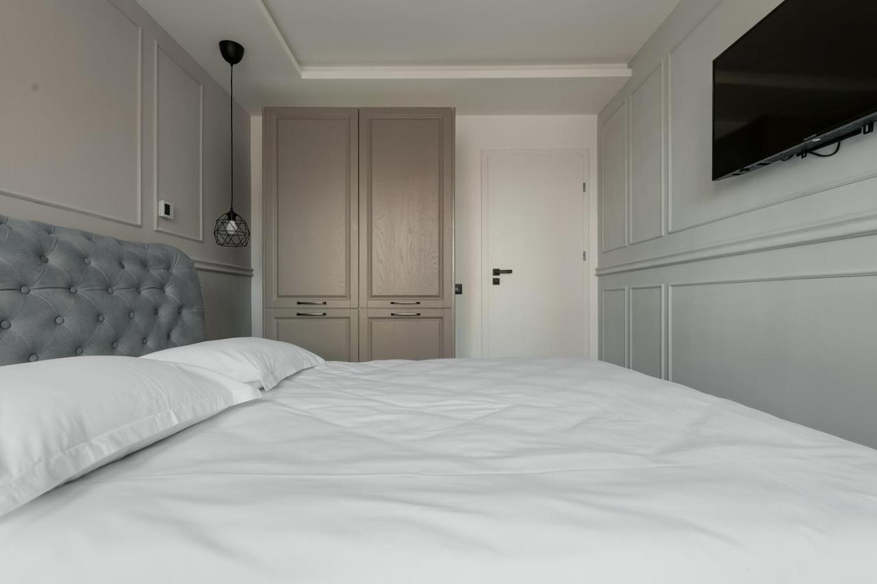 Aparthotel Nest Inn Meteor クルージュ＝ナポカ エクステリア 写真
