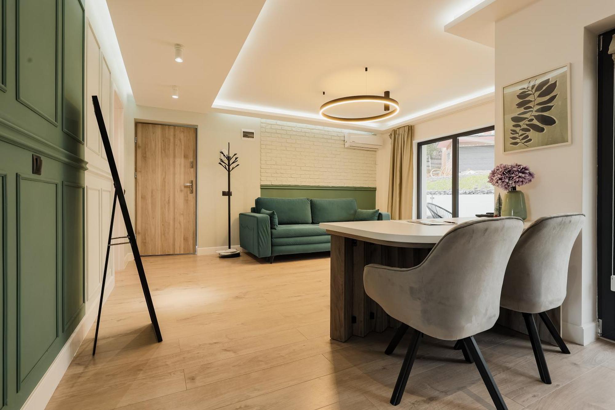 Aparthotel Nest Inn Meteor クルージュ＝ナポカ エクステリア 写真